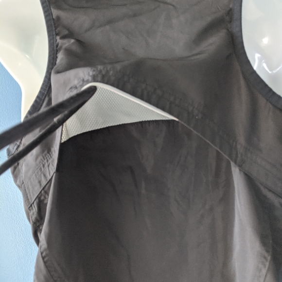 BROOKS ATHLETIC VEST, SMALL - Picture 4 of 8